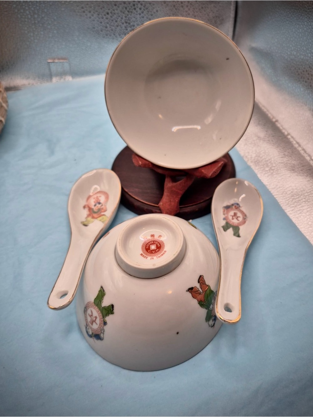 Vintage Oriental Dishes ‘Four Boys’ Rice Bowl Pair & Darchung China Soup Spoons